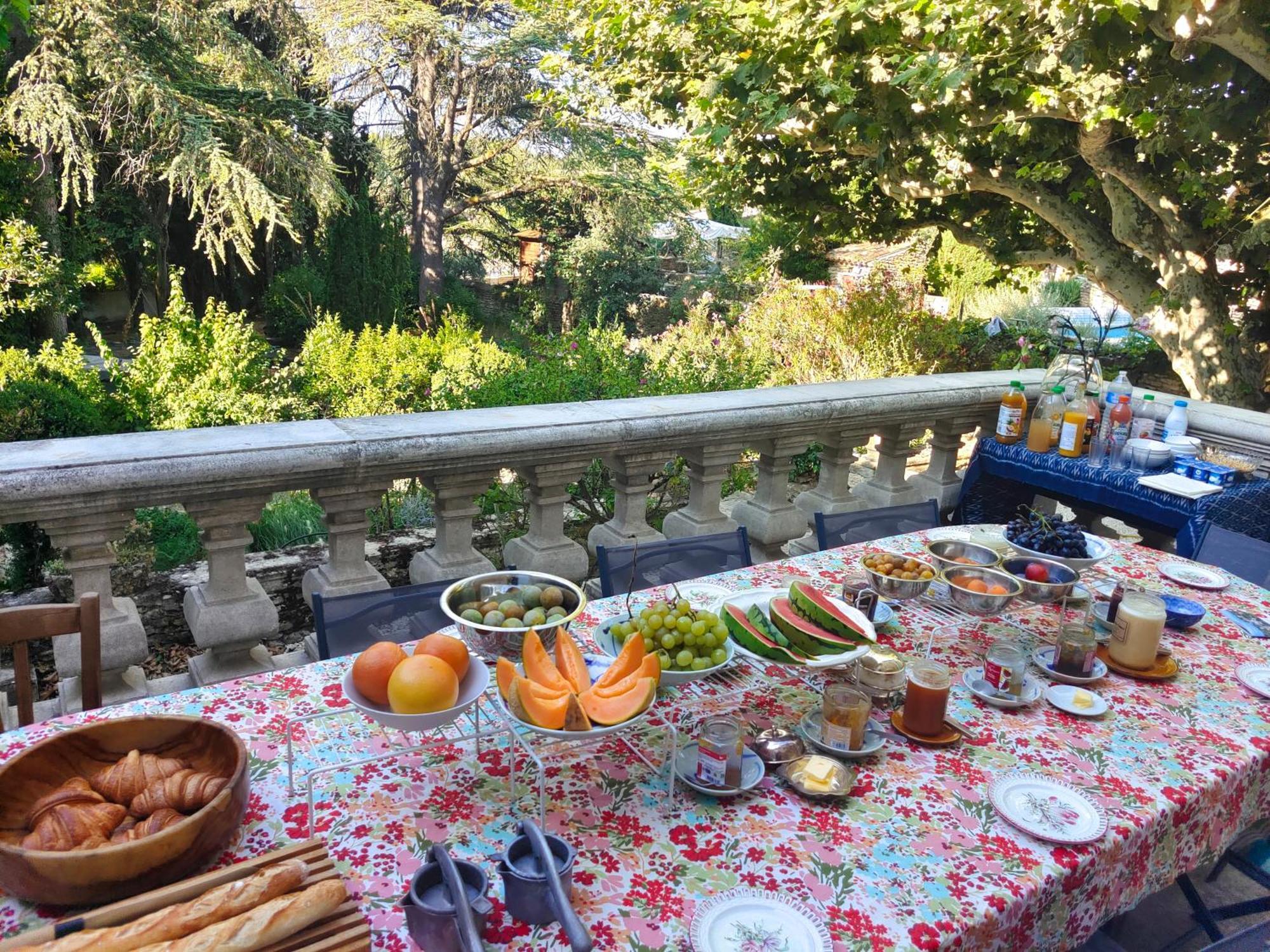 Rue Du Chateau A Cabrieres D'Avignon Bed & Breakfast エクステリア 写真